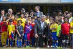 20-04-2022 Belgium King Philippe - Filip of Belgium pictured during a royal visit to the soccer project city Pirates in Merksem which back up 1400 youngs in Antwerp.

© PPE/sipa usa/belga/maeterlinck