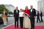 28-06-2022 Contra Queen Maxima and King Willem-Alexander with Alexander Van der Bellen and Doris Schmidauer arriving for the counter performance of the Dutch chamber choir, Van Gogh and Me, at the Wiener Konzerthaus on the 2nd day of the 3 day statevisit to Austria.

© PPE/rpe/schoemaker