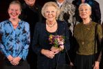 13-11-2023 Amsterdam Princess Beatrix with Alexandra Radius, Initiatiefnemers Stichting Dansersfonds 79, attend the 25th edition of the Dutch Ballet Gala of the Dansersfonds '79 Foundation at the DeLaMar in Amsterdam.
The Dutch Ballet Gala is dedicated to Samuel Wuersten, general and artistic director of the Holland Dance Festival.
The fund wants to honor Samuel for his efforts for Dutch dance over the past three decades.

© PPE/rpe/schoemaker
